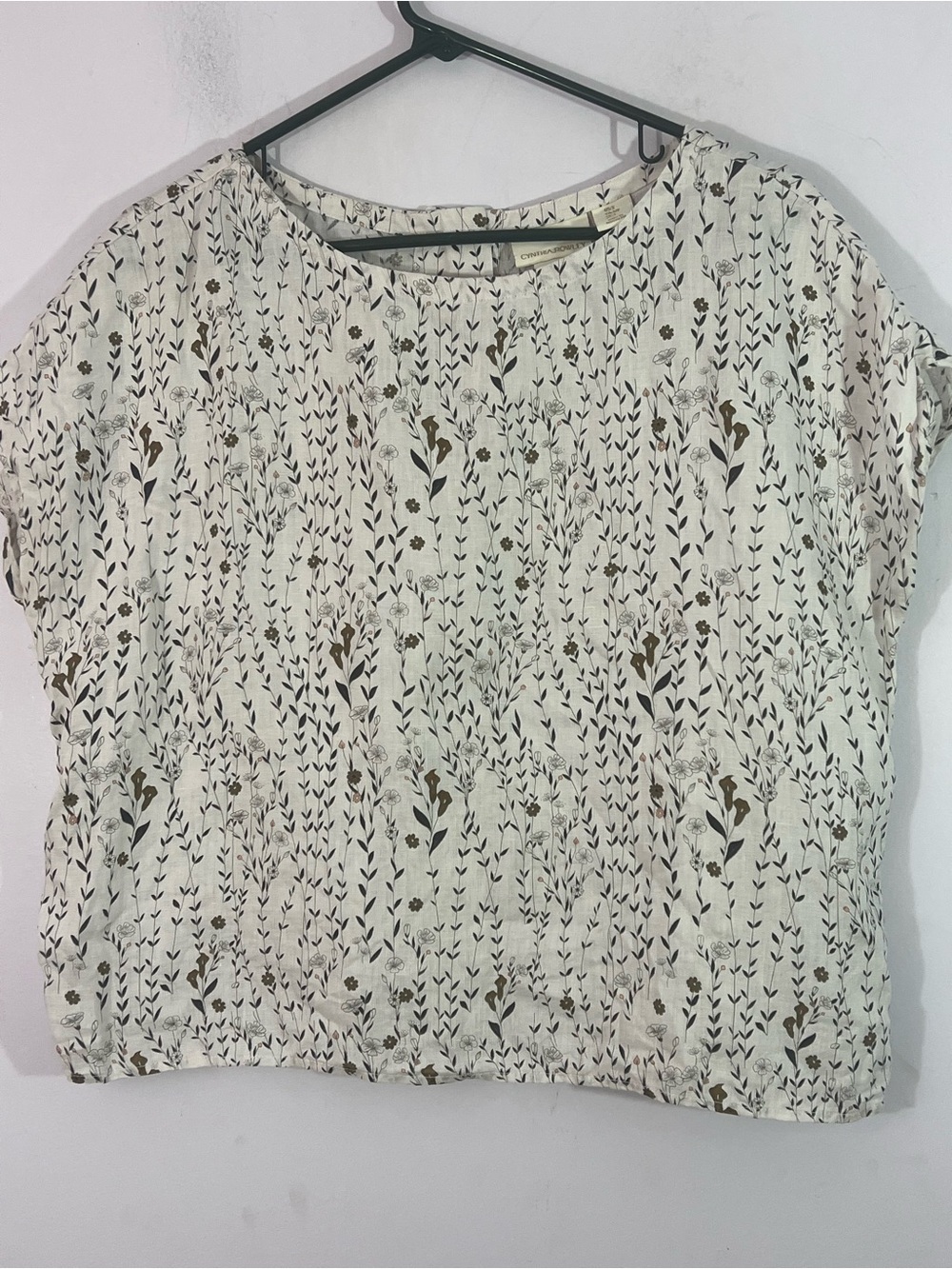 Cynthia Rowley 100% Linen Floral Button Back Top – Size S